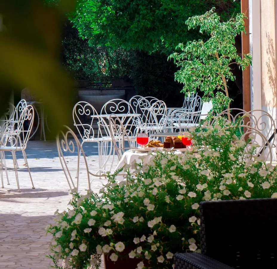 Hotel Villa Paolina Pietra Ligure Italië